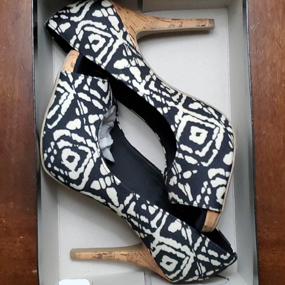 New in the Box CHRISTIAN SIRIANO from Payless